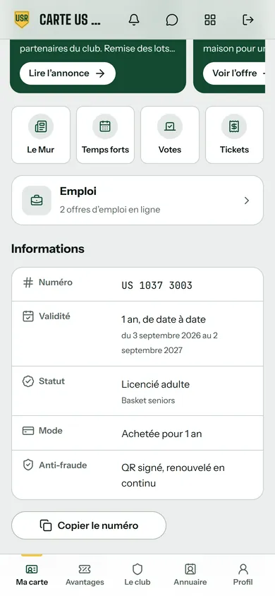 Appli de l’US Rivemont, côté membre : les informations de la carte de Yanis Ferrand, avec son numéro, une validité de 1 an de date à date (du 3 septembre 2026 au 2 septembre 2027), le statut Licencié adulte en Basket seniors, le mode « Achetée pour 1 an » et le QR signé renouvelé en continu. Données de démonstration.